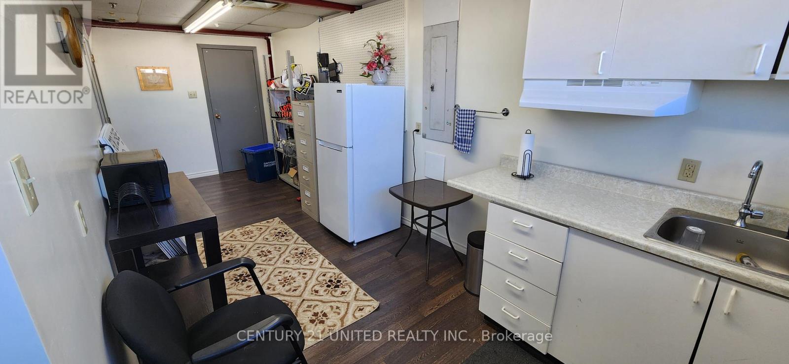 Unit B - 785 The Kingsway, Peterborough, Ontario  K9J 6W7 - Photo 6 - X12581168