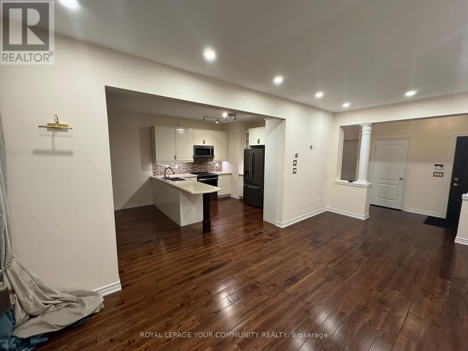 12 Pegasus Drive, Richmond Hill, Ontario L4E 4R2 - Photo 3 - N12580020