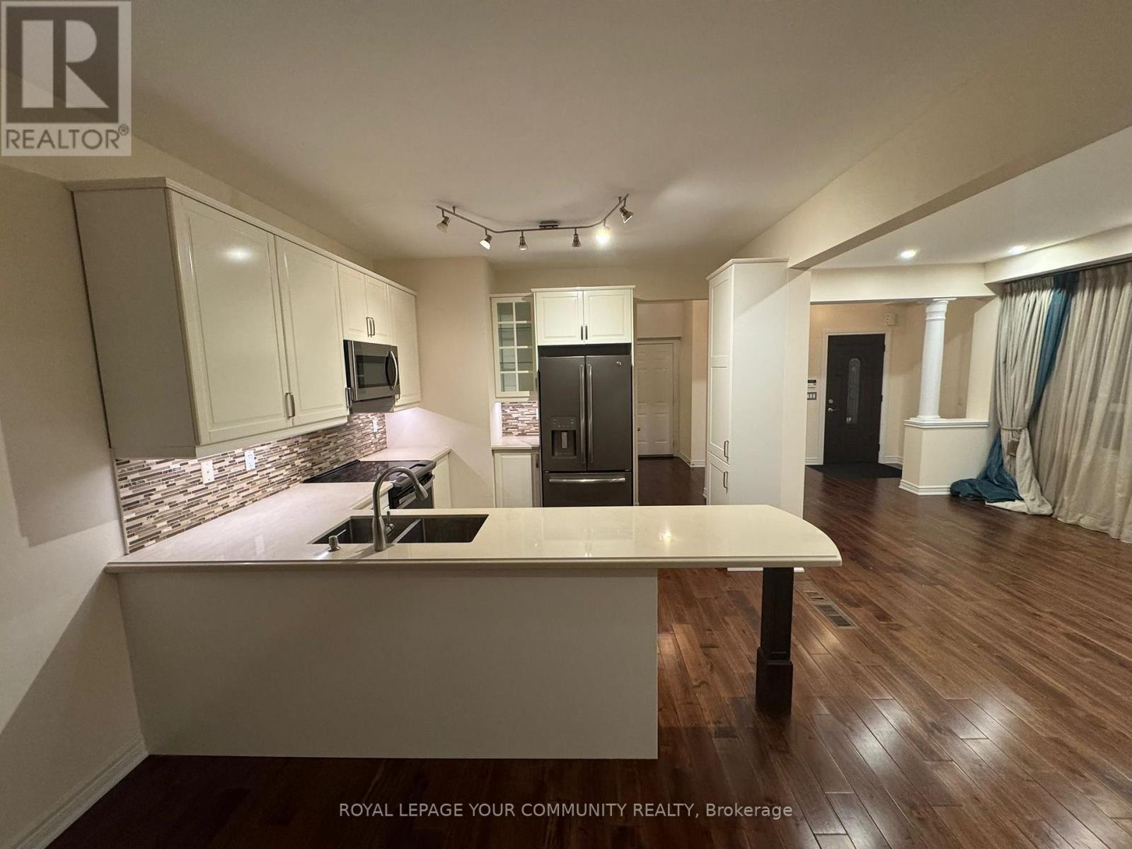 12 Pegasus Drive, Richmond Hill, Ontario L4E 4R2 - Photo 6 - N12580020