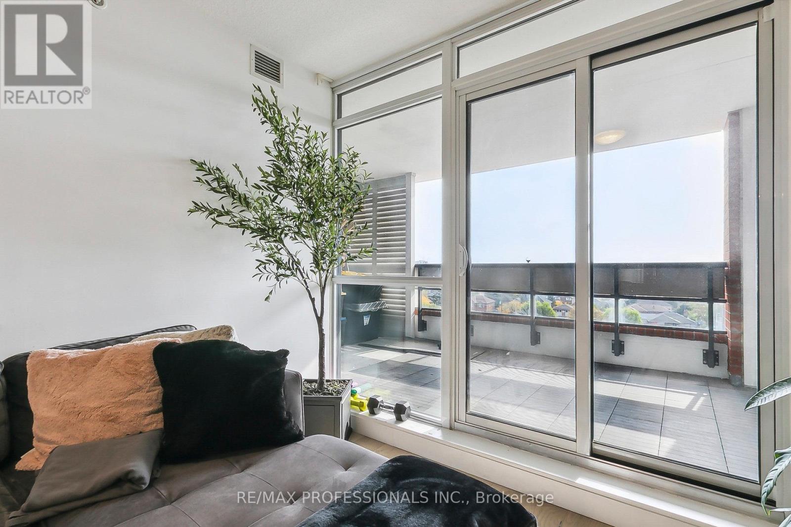 638 - 830 Lawrence Avenue W, Toronto, Ontario  M6A 0A2 - Photo 15 - W12581036