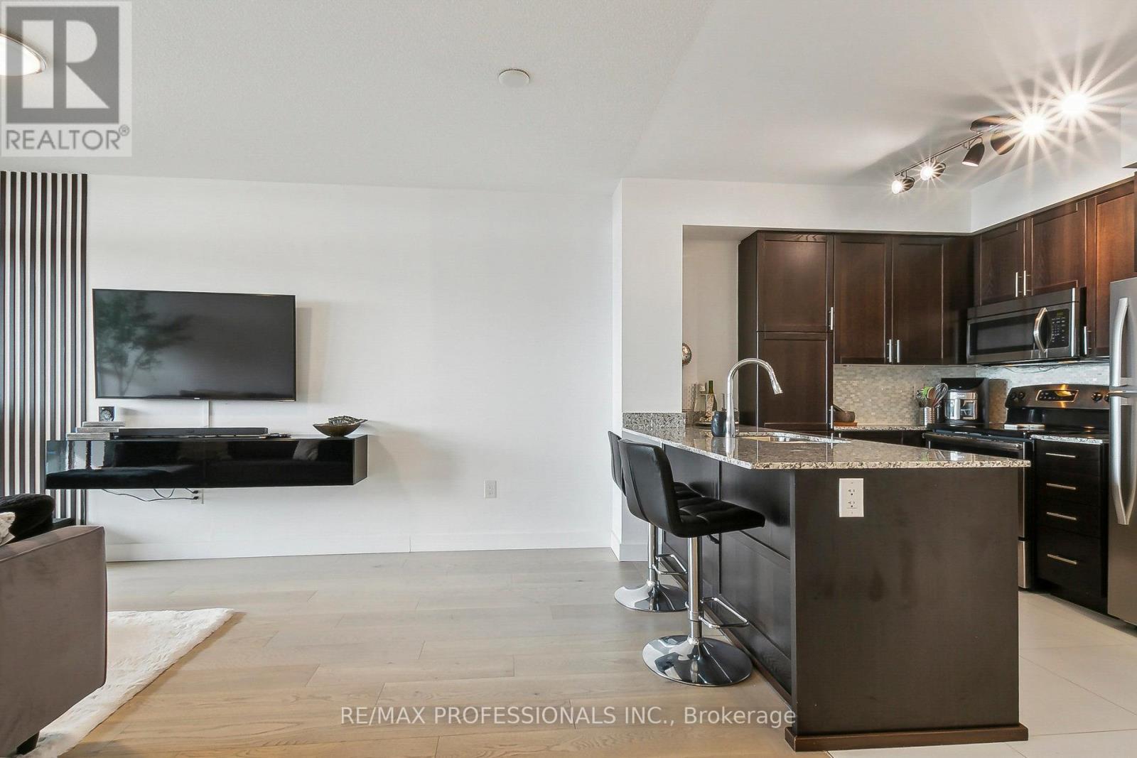 638 - 830 Lawrence Avenue W, Toronto, Ontario  M6A 0A2 - Photo 6 - W12581036