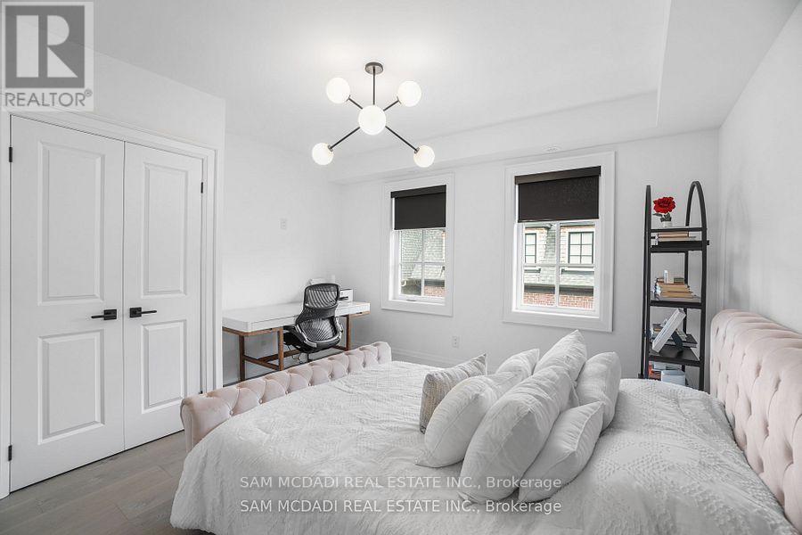 24 - 10 Lunar Crescent, Mississauga, Ontario  L5M 2P6 - Photo 13 - W12581094