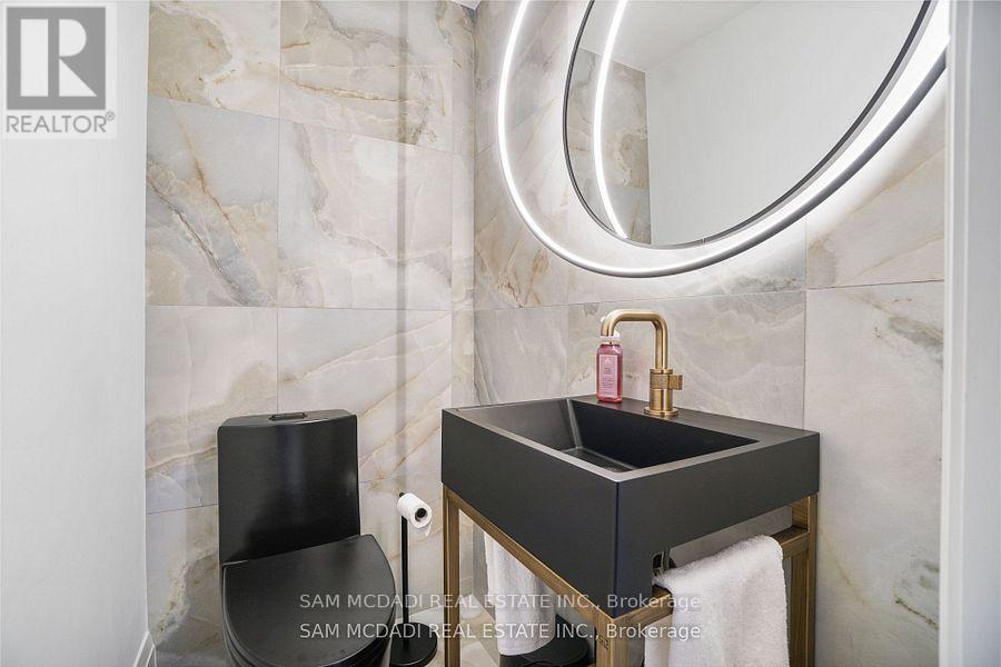 24 - 10 Lunar Crescent, Mississauga, Ontario  L5M 2P6 - Photo 33 - W12581094