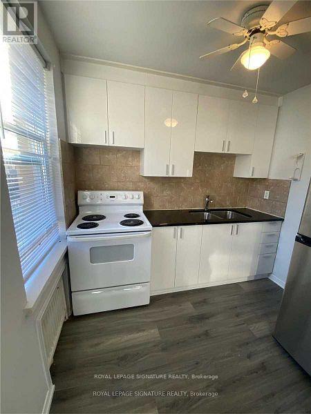 3 - 16 Garden Place, Toronto, Ontario  M8W 1M3 - Photo 3 - W12581098