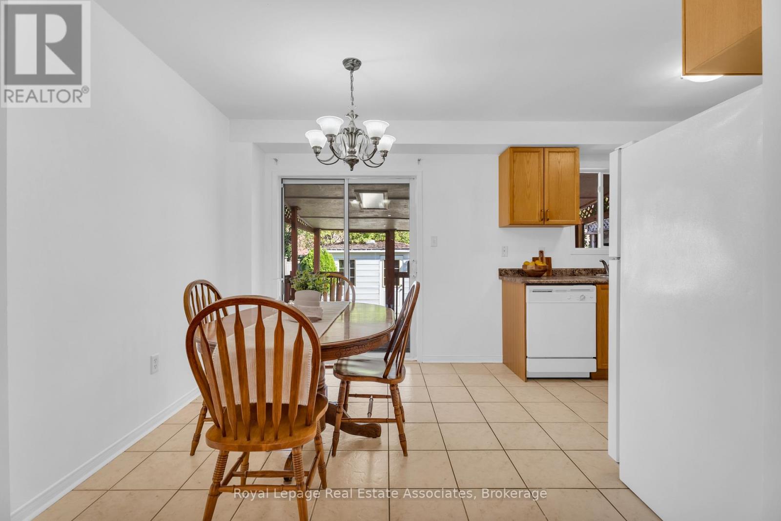 69 Lonestar Crescent, Brampton, Ontario  L7A 2J1 - Photo 12 - W12581102