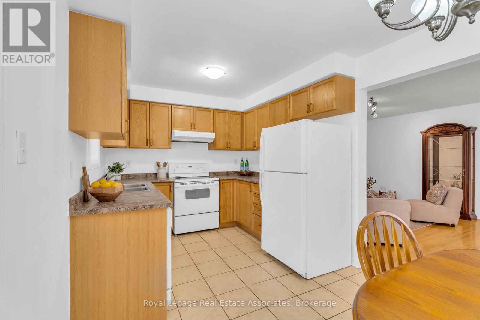 69 Lonestar Crescent, Brampton, Ontario  L7A 2J1 - Photo 13 - W12581102