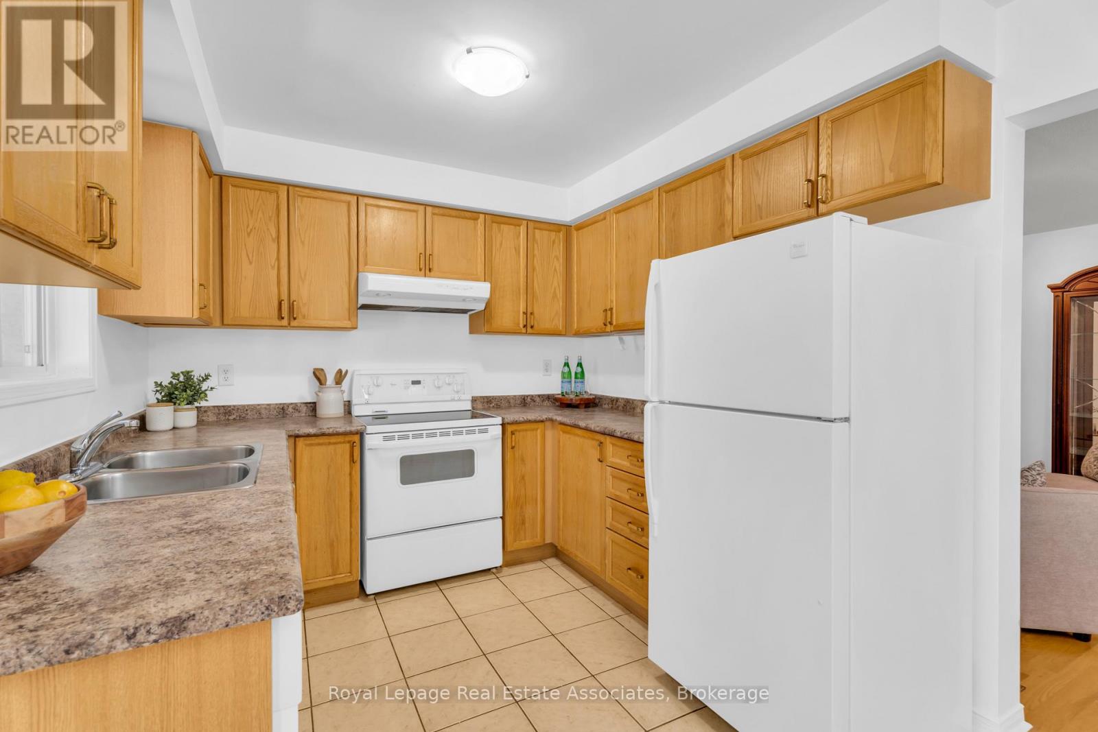 69 Lonestar Crescent, Brampton, Ontario  L7A 2J1 - Photo 14 - W12581102