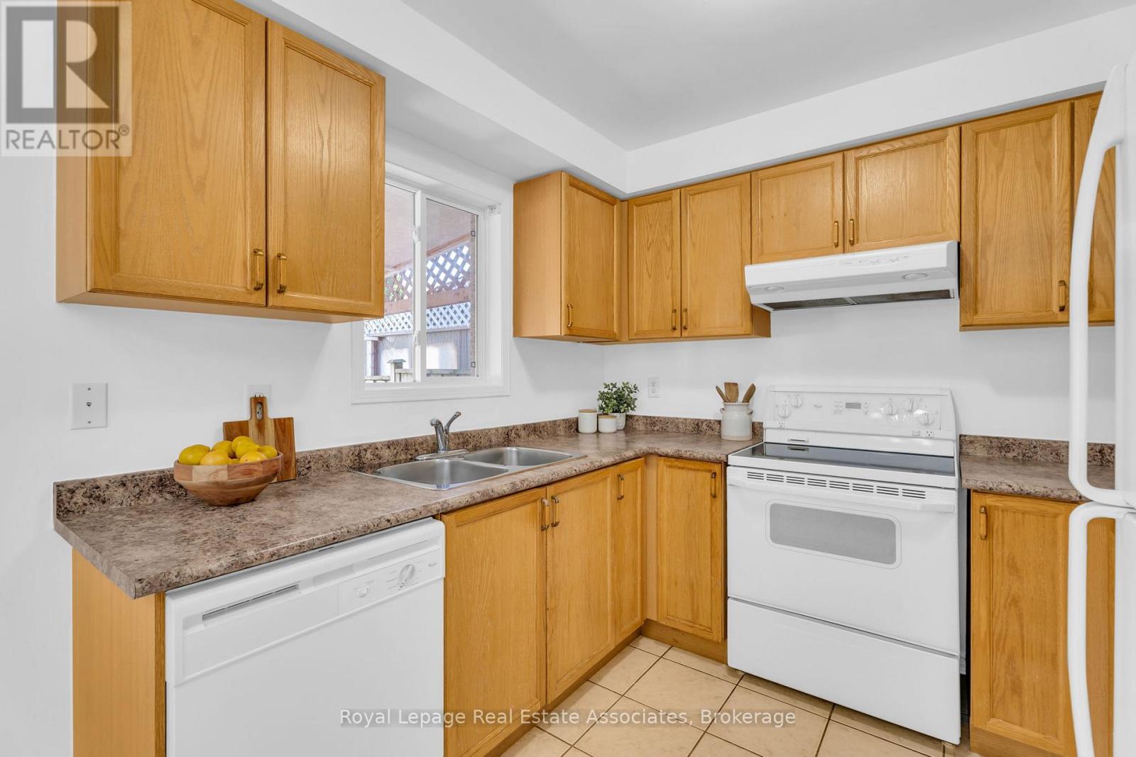 69 Lonestar Crescent, Brampton, Ontario  L7A 2J1 - Photo 15 - W12581102