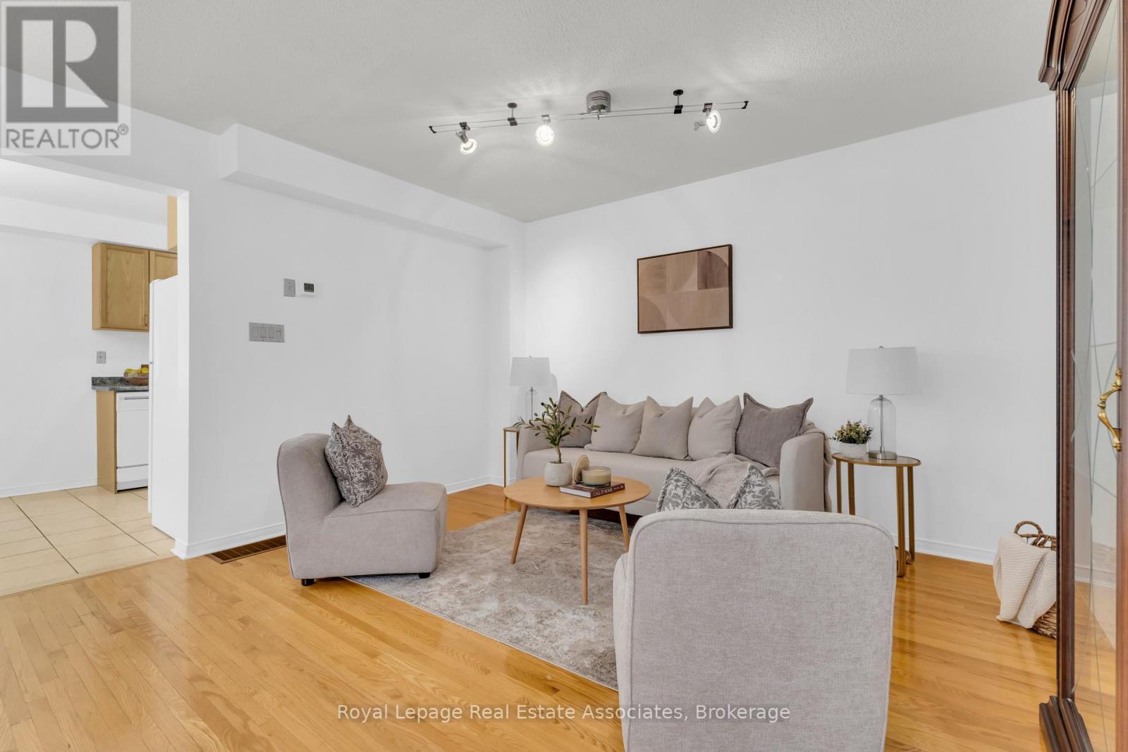 69 Lonestar Crescent, Brampton, Ontario  L7A 2J1 - Photo 6 - W12581102