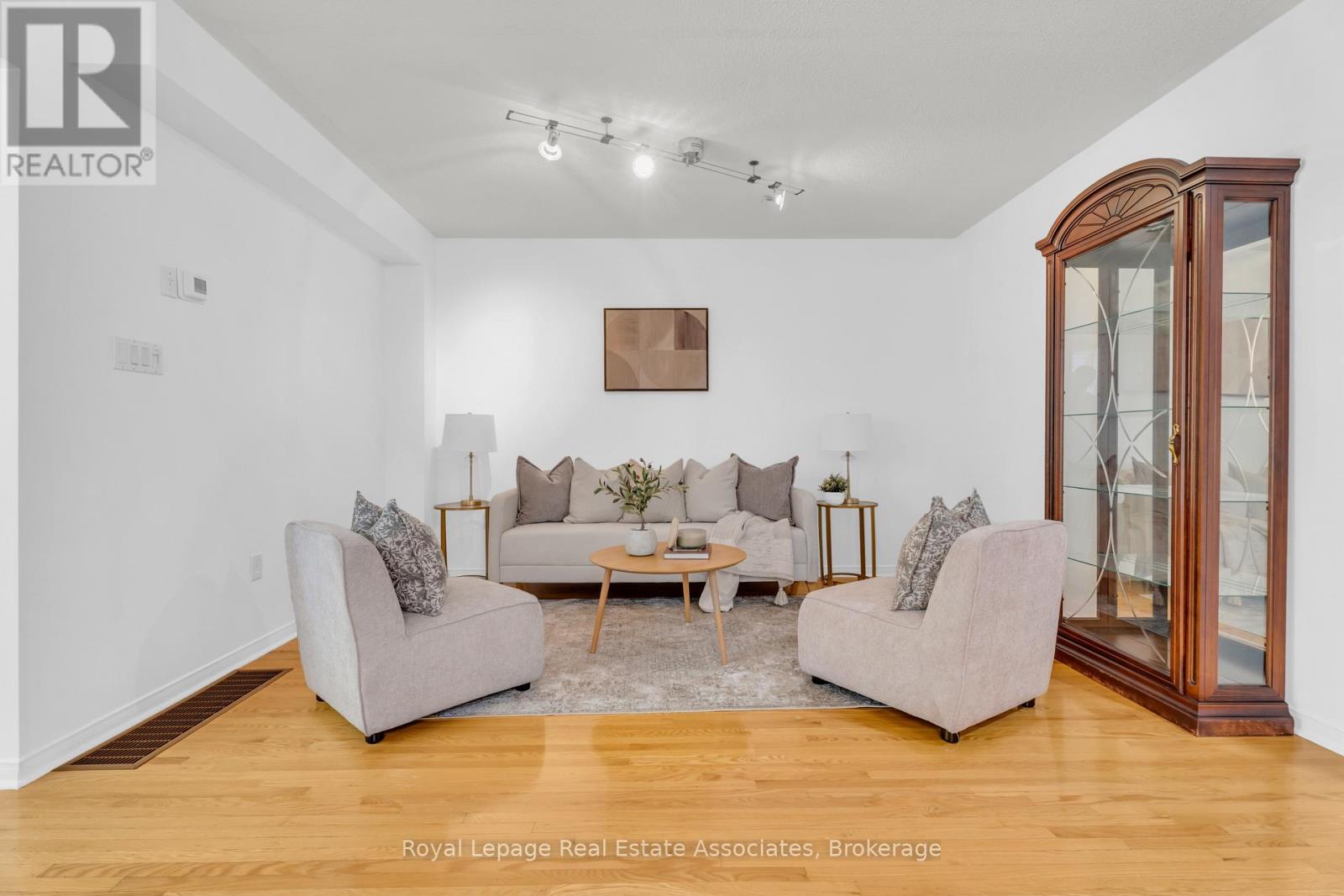 69 Lonestar Crescent, Brampton, Ontario  L7A 2J1 - Photo 8 - W12581102