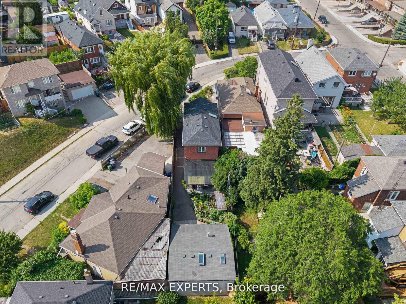 19 Kenora Crescent, Toronto, Ontario  M6M 1C5 - Photo 26 - W12581130