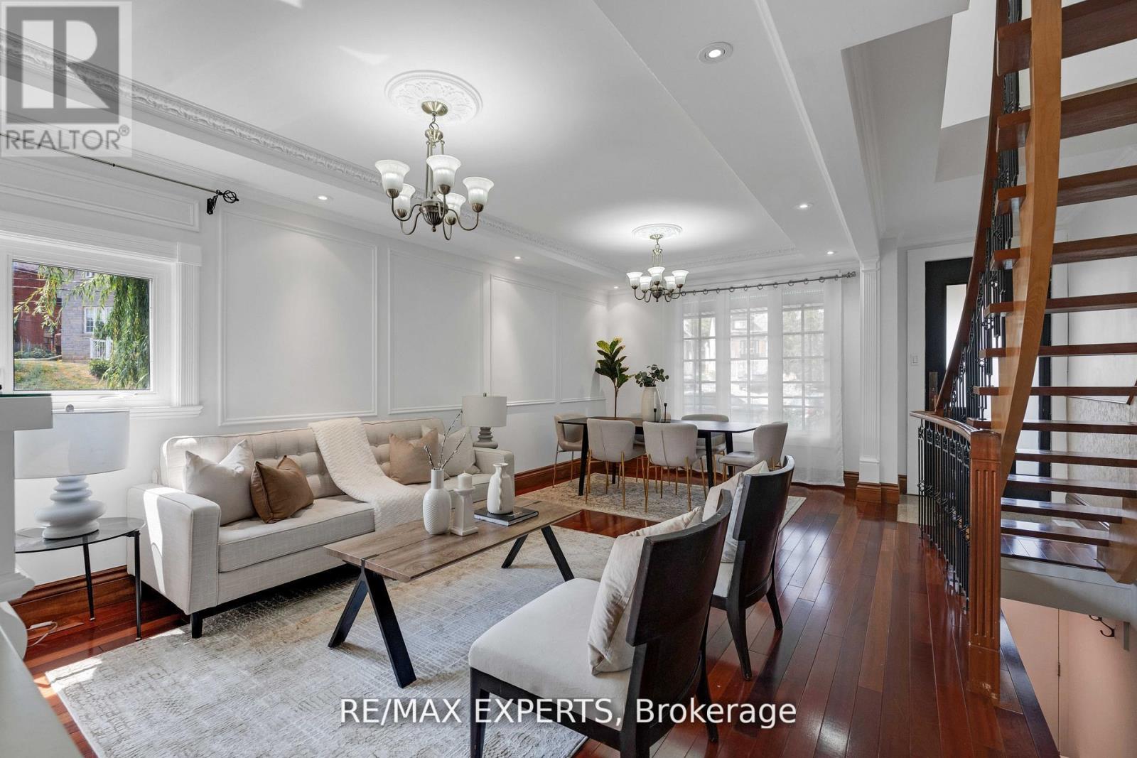 19 Kenora Crescent, Toronto, Ontario  M6M 1C5 - Photo 6 - W12581130