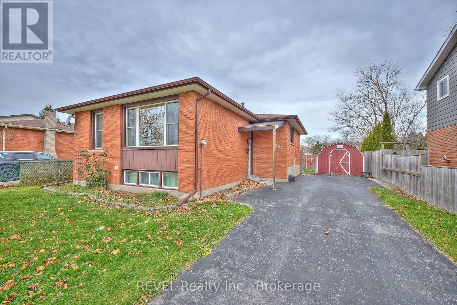 7067 Centennial Street, Niagara Falls, Ontario  L2G 2Z2 - Photo 2 - X12581188
