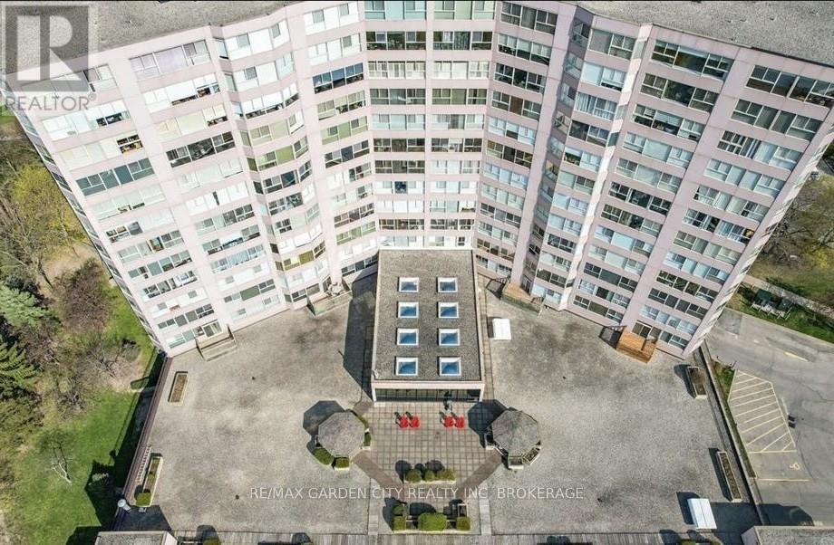 1110 - 7 Gale Crescent, St. Catharines, Ontario  L2R 7M8 - Photo 3 - X12581212