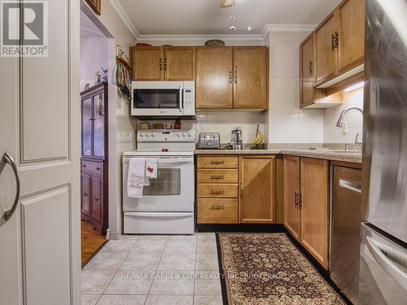 1110 - 7 Gale Crescent, St. Catharines, Ontario  L2R 7M8 - Photo 33 - X12581212