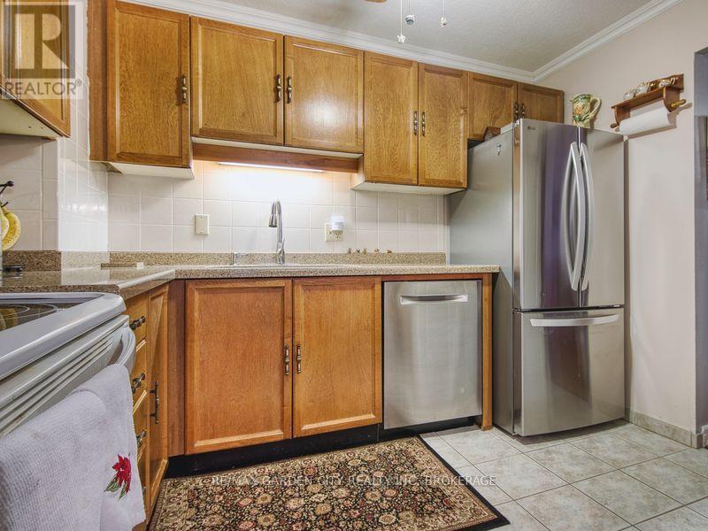 1110 - 7 Gale Crescent, St. Catharines, Ontario  L2R 7M8 - Photo 35 - X12581212