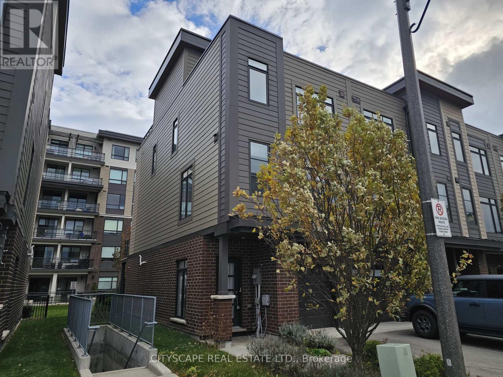 16 Waterview Lane, Grimsby, Ontario  L3M 0H2 - Photo 2 - X12581122