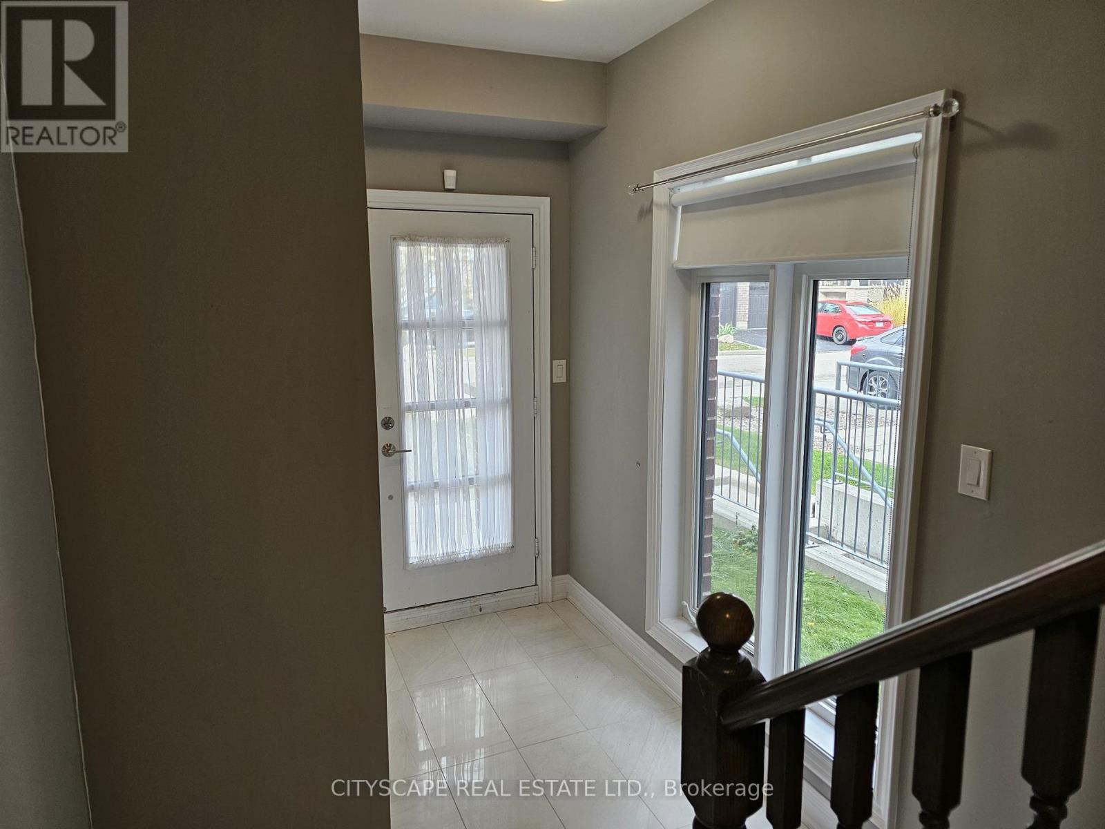 16 Waterview Lane, Grimsby, Ontario  L3M 0H2 - Photo 5 - X12581122