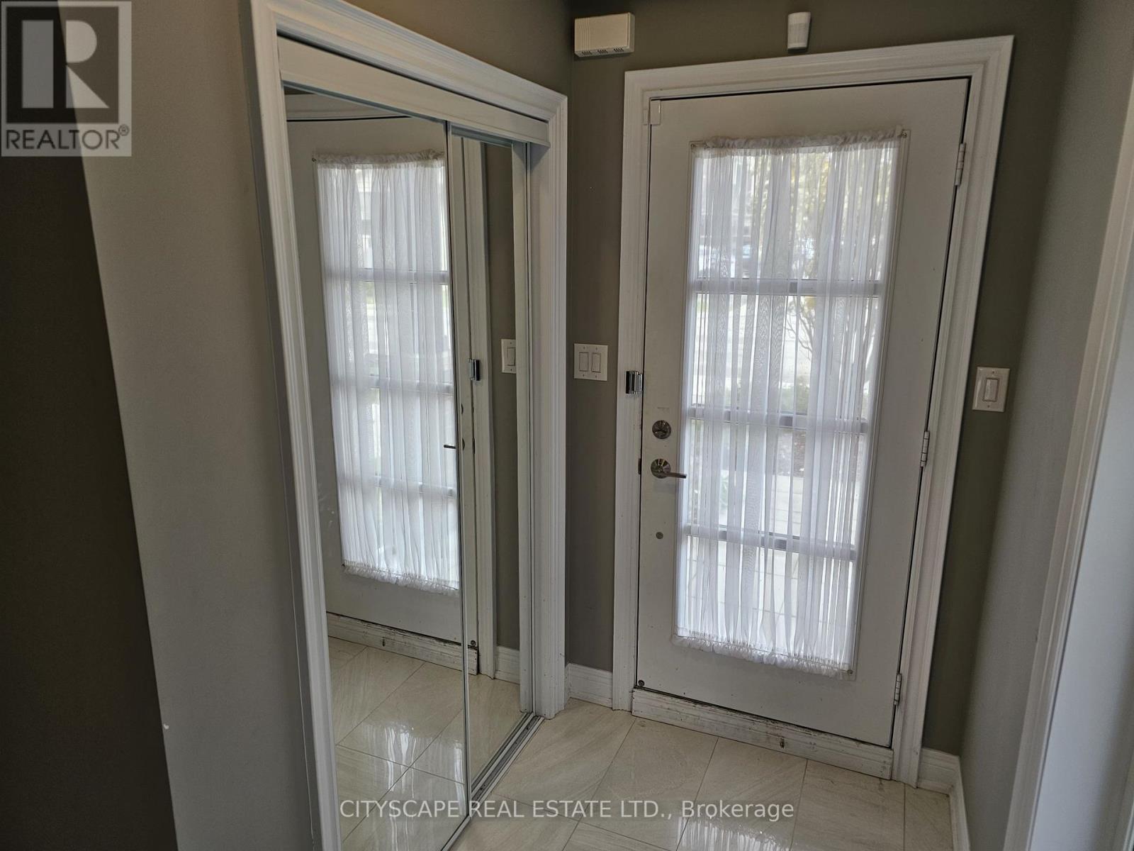 16 Waterview Lane, Grimsby, Ontario  L3M 0H2 - Photo 6 - X12581122