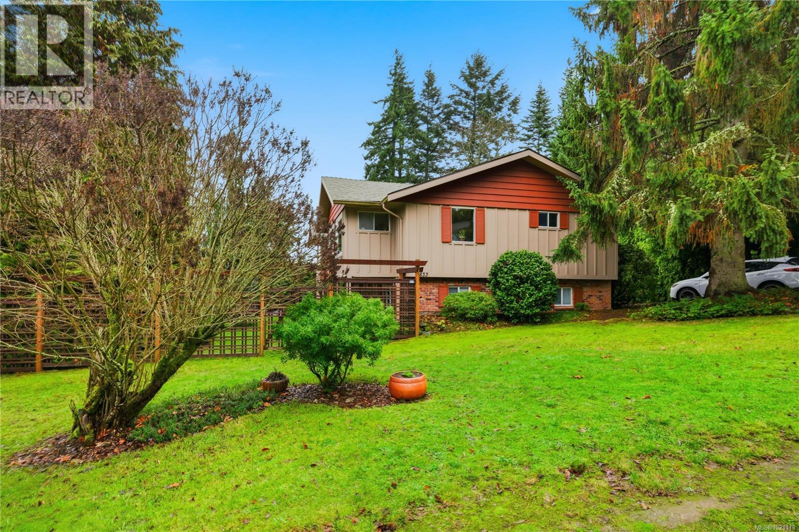 833 Alvarado Terr, Saanich, British Columbia