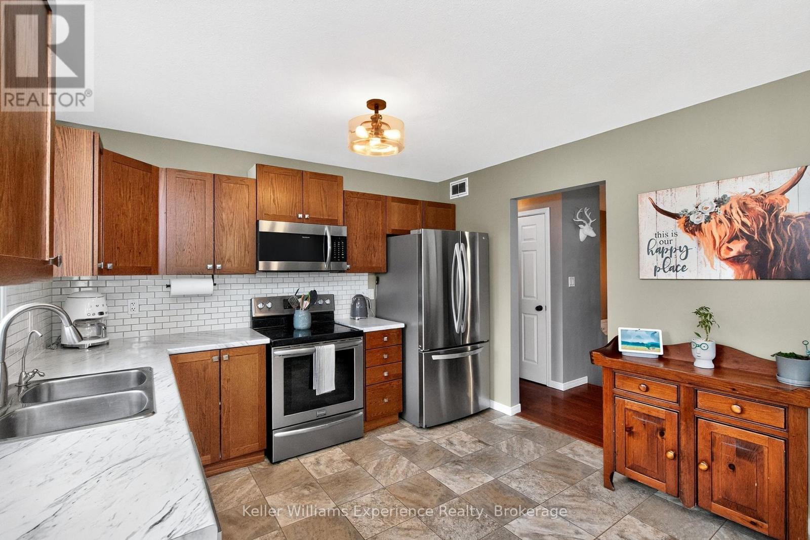 2891 Brady Drive, Severn, Ontario  P0E 1N0 - Photo 6 - S12581290