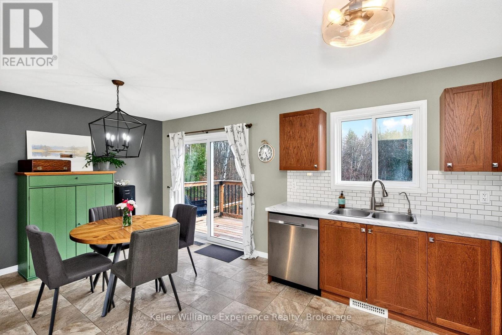 2891 Brady Drive, Severn, Ontario  P0E 1N0 - Photo 8 - S12581290