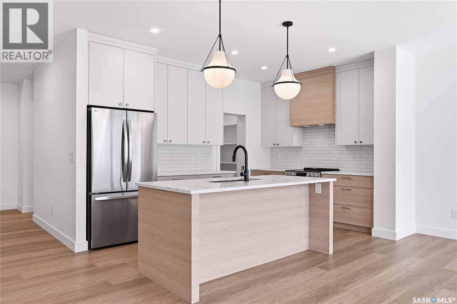 147 Cockroft Manor, Saskatoon, Saskatchewan  S7V 1Y4 - Photo 2 - SK024794