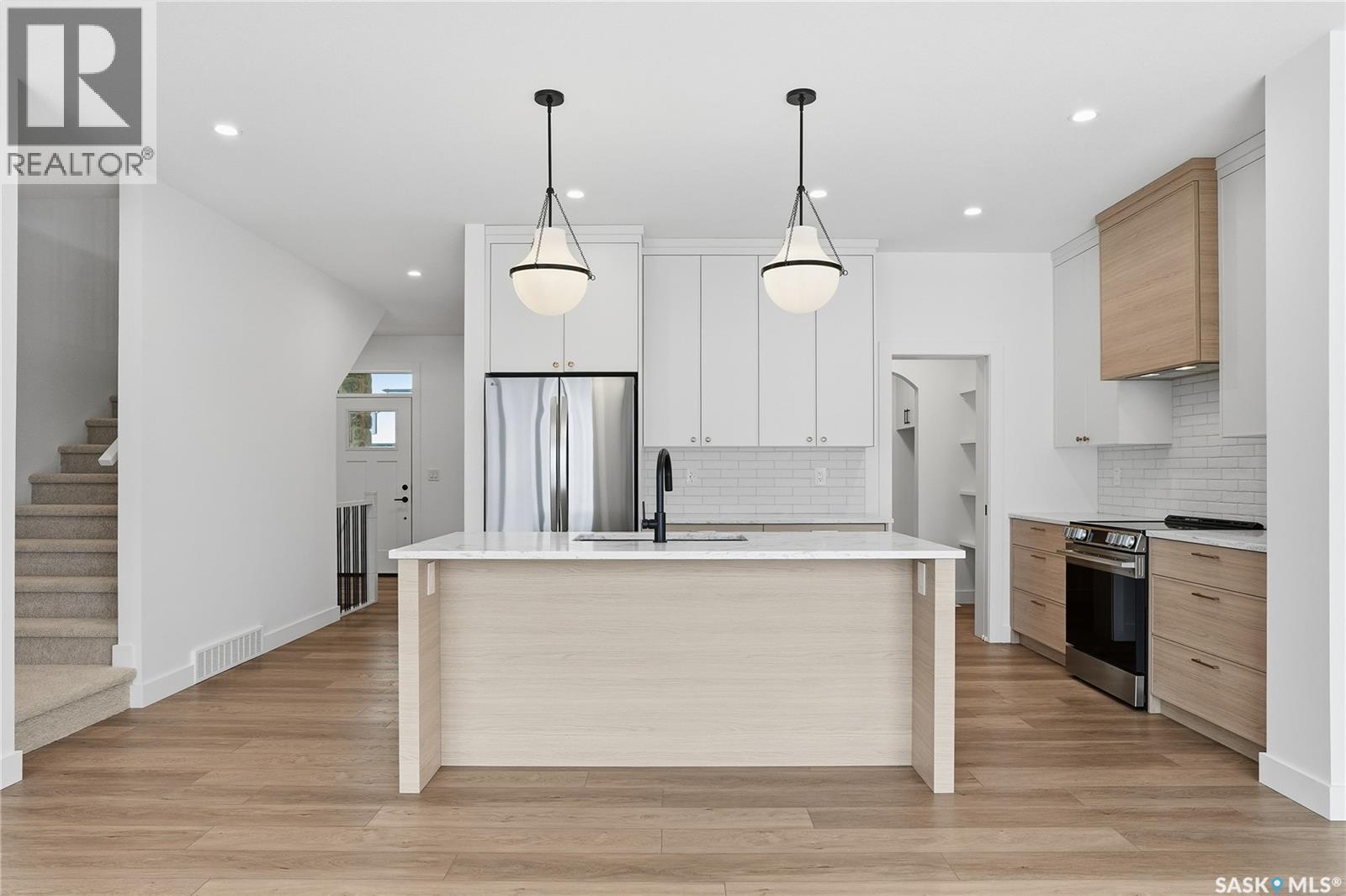 147 Cockroft Manor, Saskatoon, Saskatchewan  S7V 1Y4 - Photo 3 - SK024794