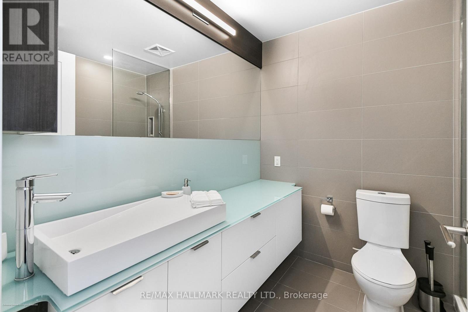 2712 - 300 Front Street W, Toronto, Ontario  M5V 0E9 - Photo 8 - C12581242