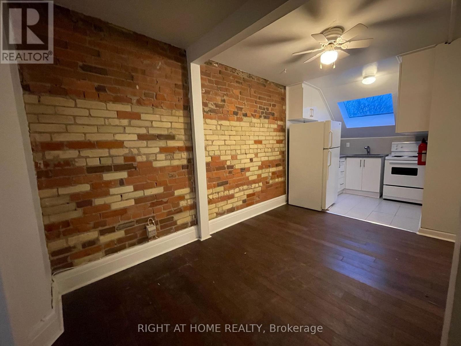 5 - 176 Spadina Road, Toronto, Ontario  M5R 2T8 - Photo 2 - C12581250