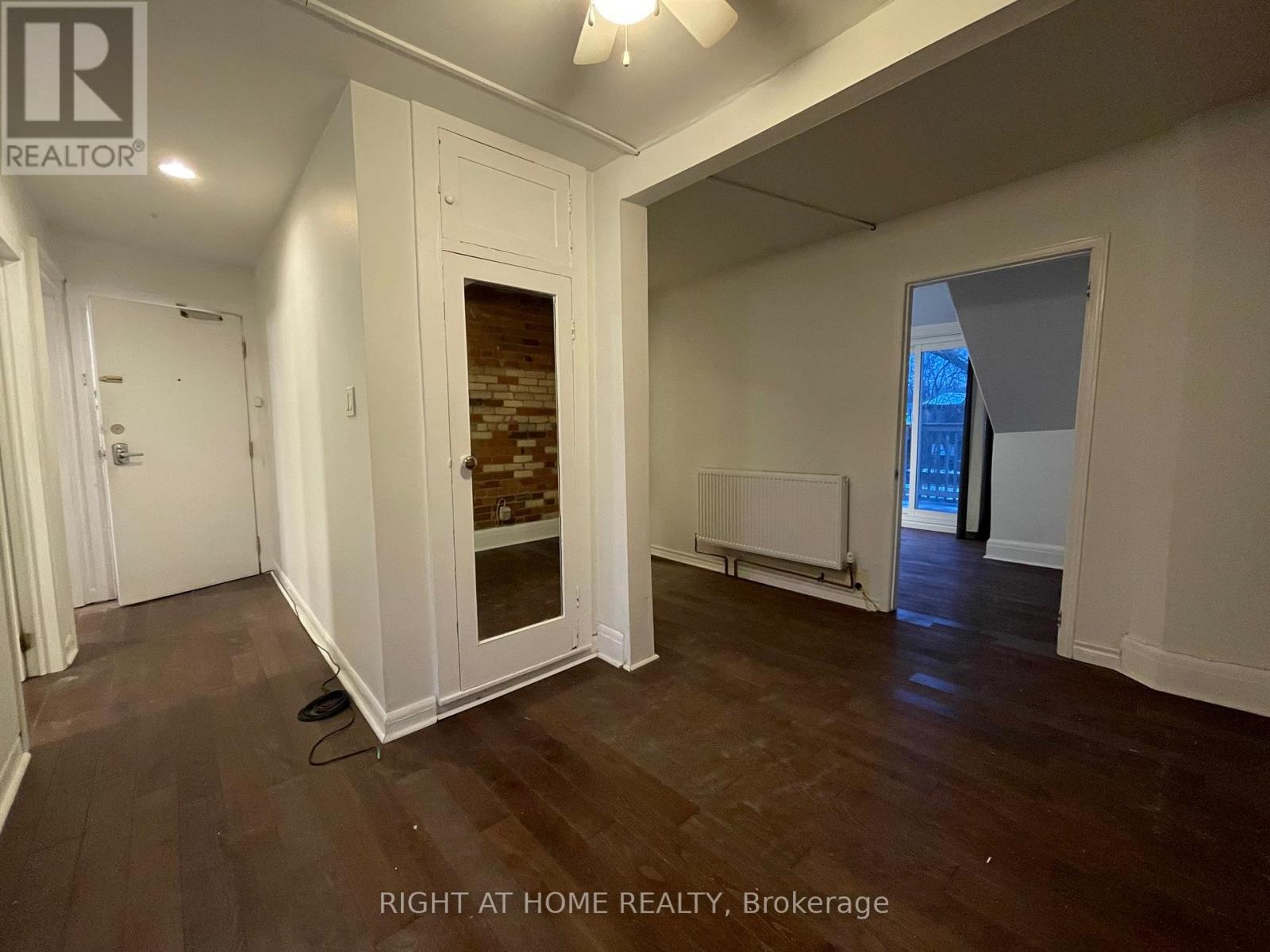 5 - 176 Spadina Road, Toronto, Ontario  M5R 2T8 - Photo 3 - C12581250