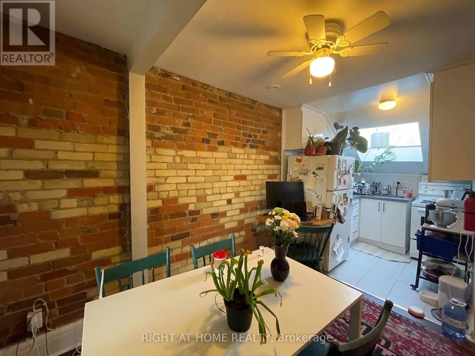 5 - 176 Spadina Road, Toronto, Ontario  M5R 2T8 - Photo 9 - C12581250