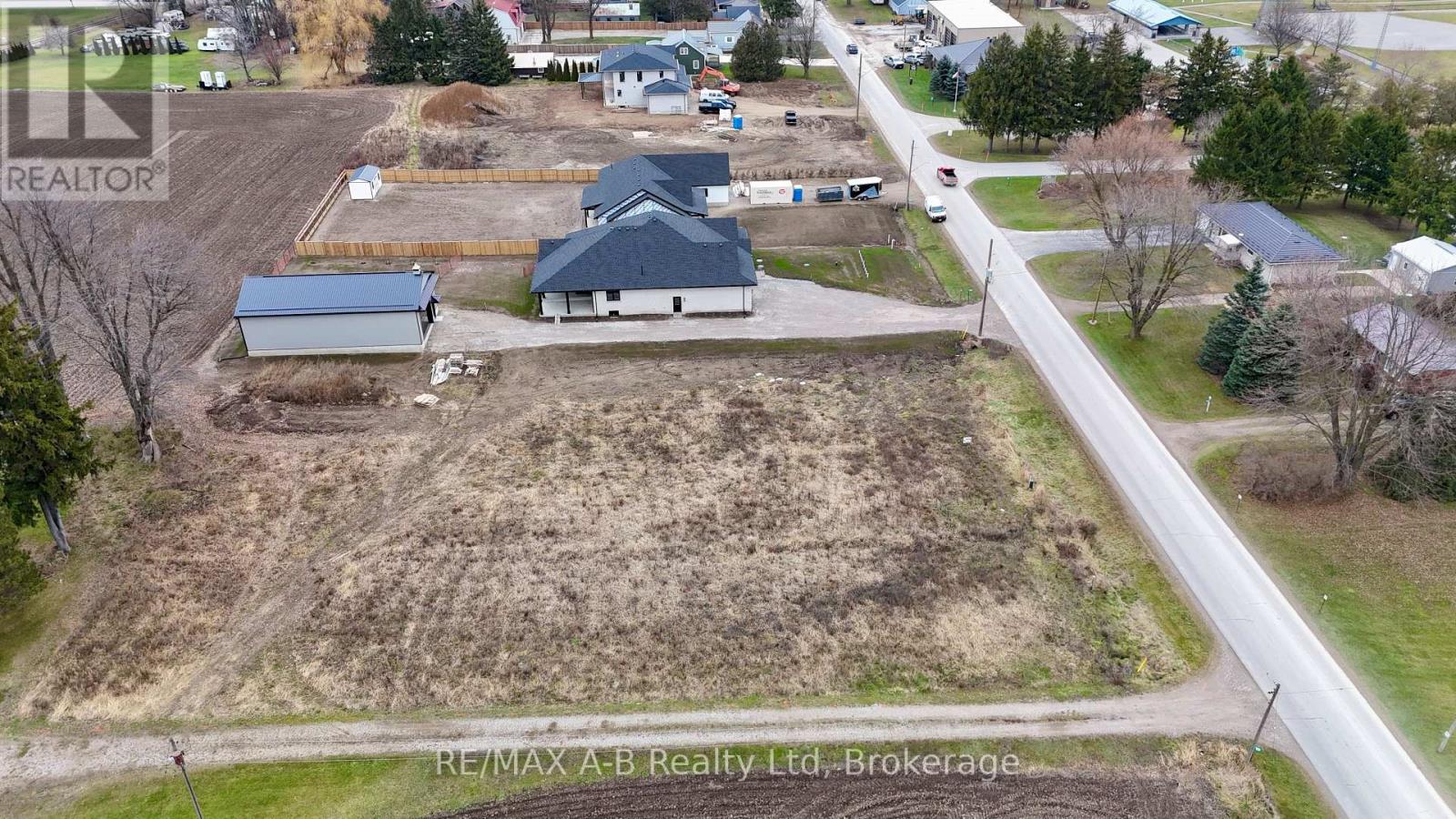3180 Rd 122, Perth South, Ontario  N0K 1V0 - Photo 4 - X12101423