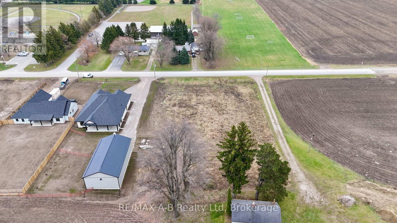 3180 Rd 122, Perth South, Ontario  N0K 1V0 - Photo 5 - X12101423