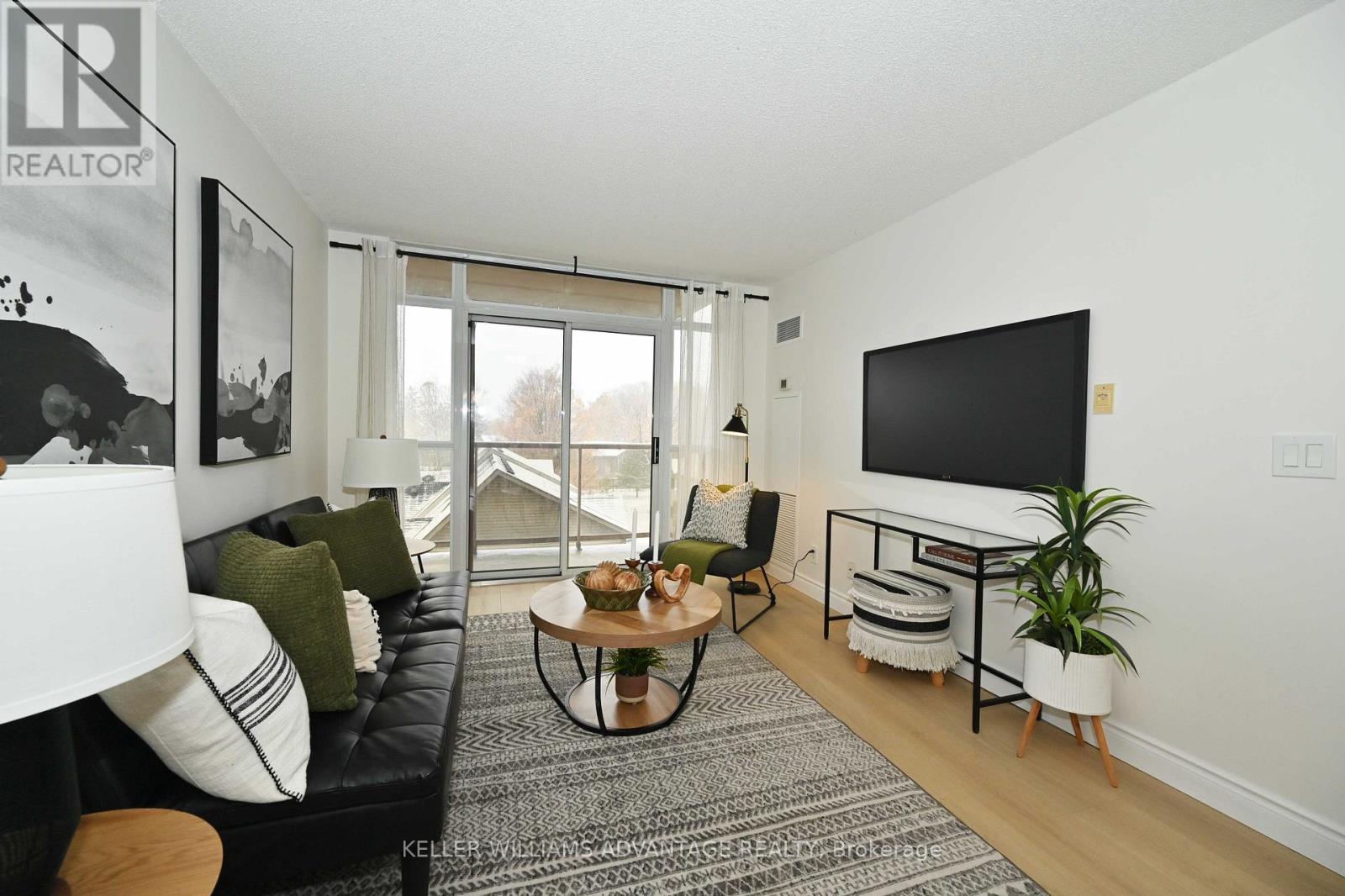 516 - 3650 Kingston Road, Toronto, Ontario  M1M 3X9 - Photo 2 - E12581320