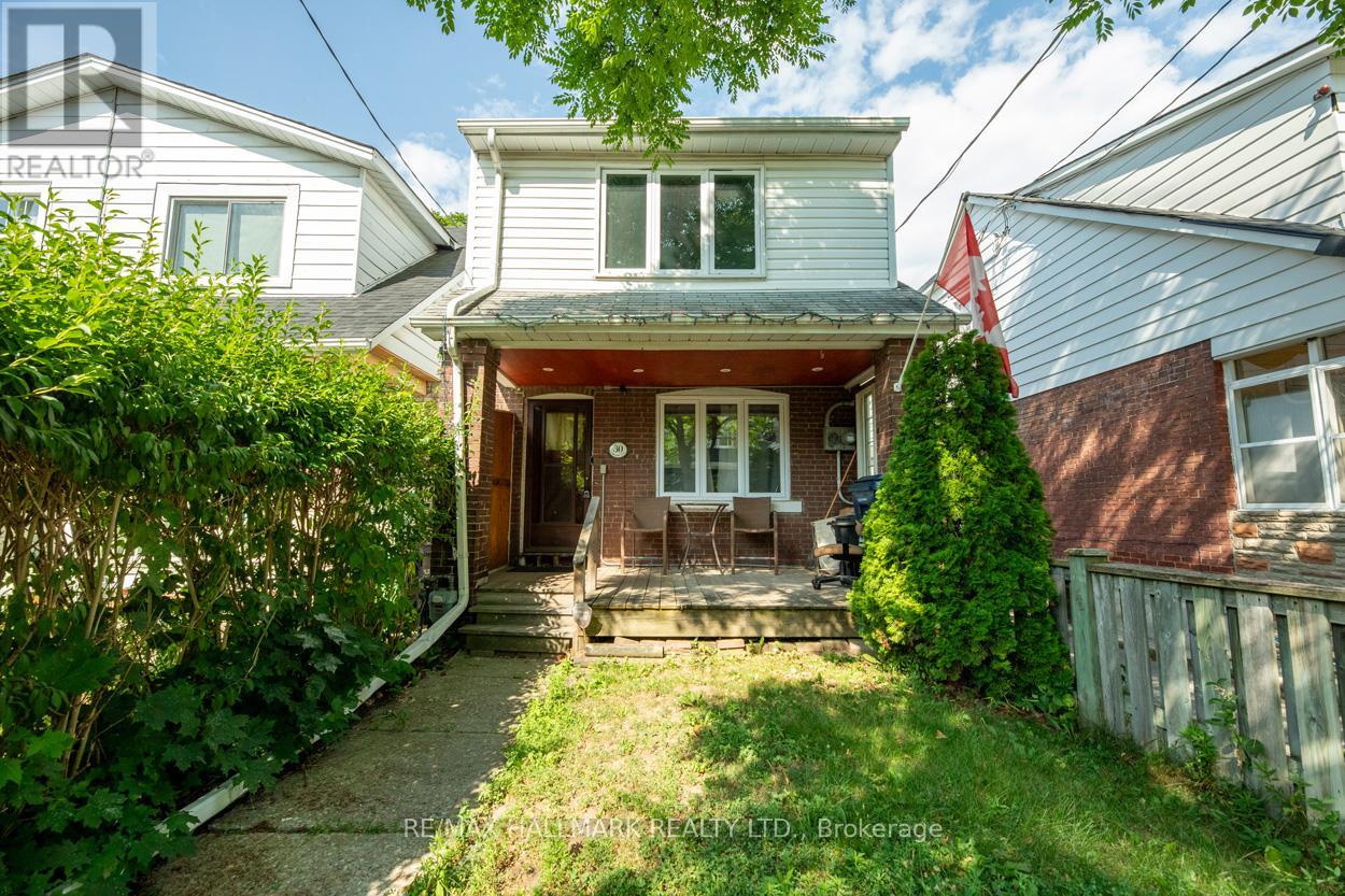 30 LAWLOR TOP FLOOR AVENUE, Toronto, Ontario