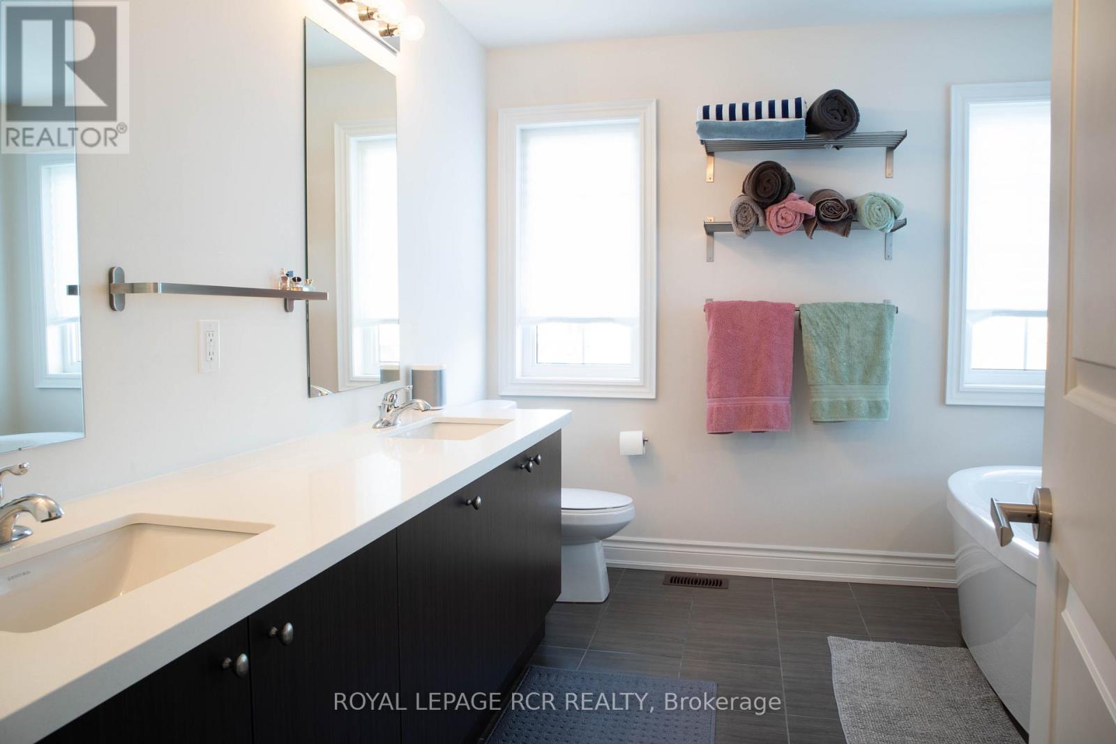 105 Balsdon Hollow, East Gwillimbury, Ontario  L9N 0Z6 - Photo 18 - N12581198