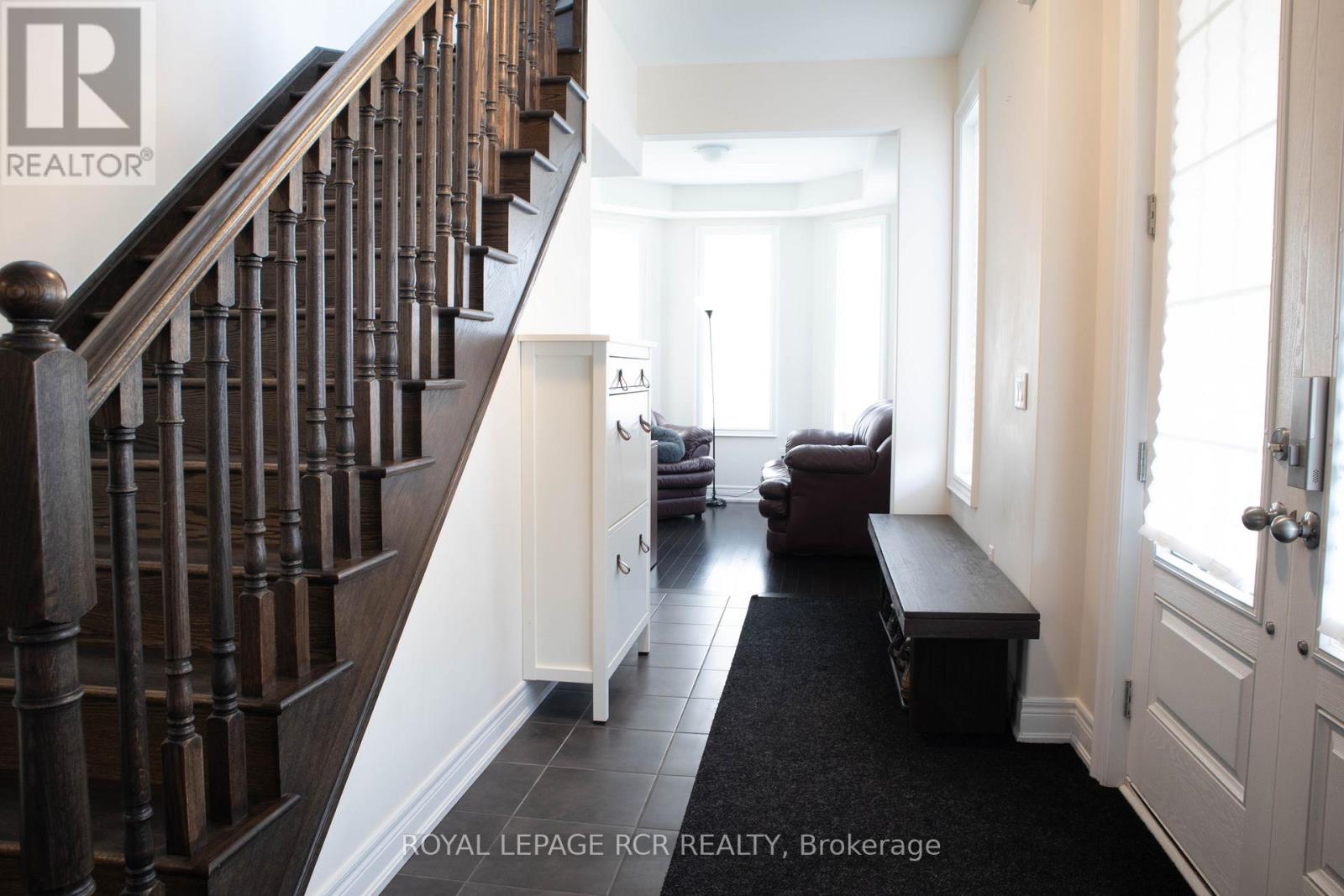 105 Balsdon Hollow, East Gwillimbury, Ontario  L9N 0Z6 - Photo 3 - N12581198