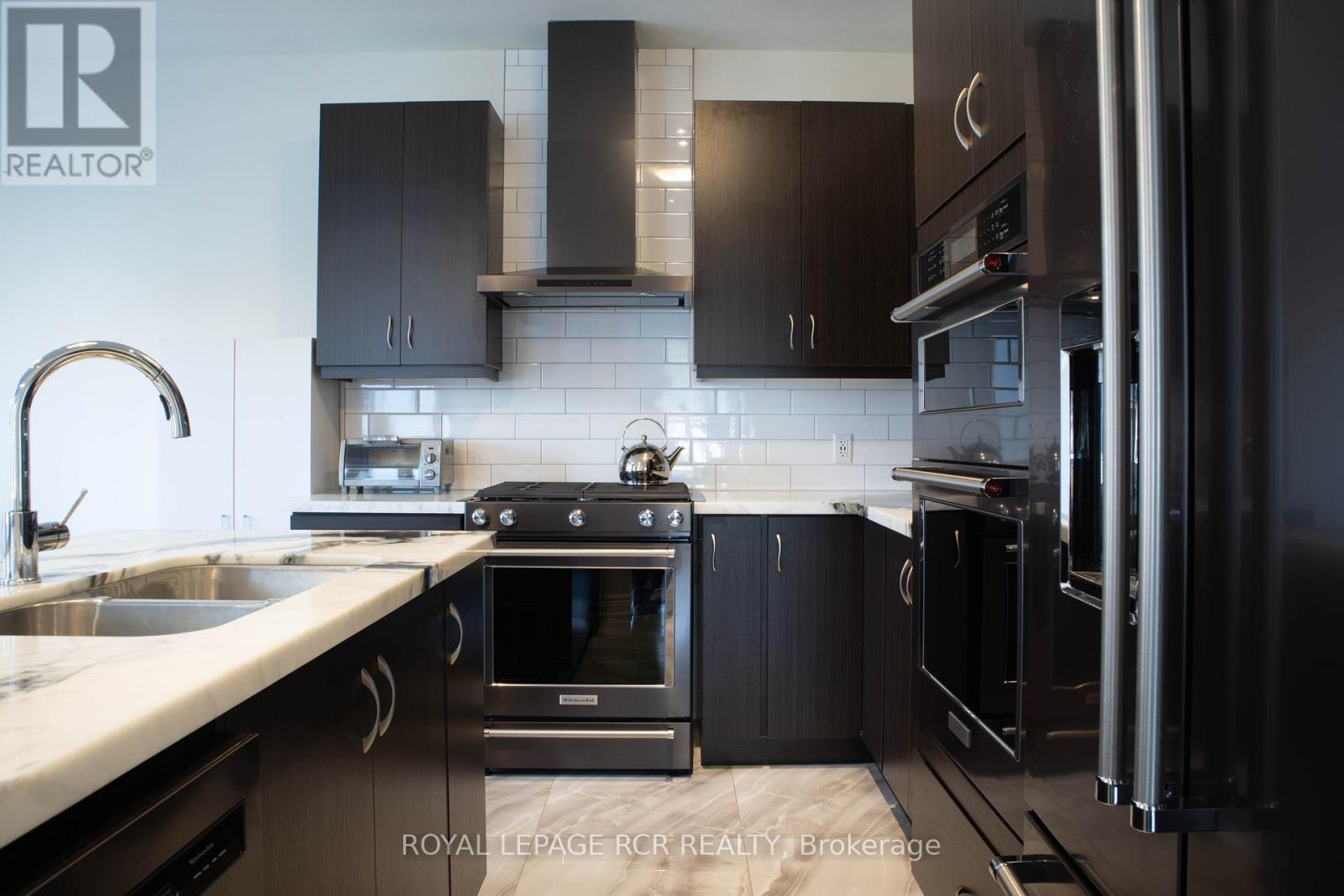 105 Balsdon Hollow, East Gwillimbury, Ontario  L9N 0Z6 - Photo 8 - N12581198