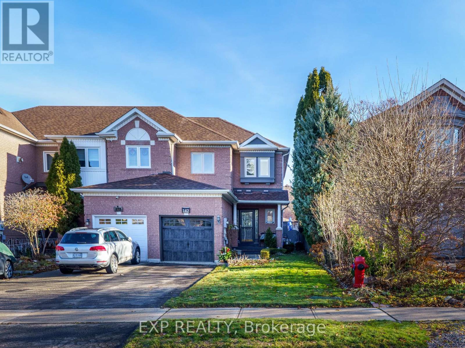 142 Denise Circle, Newmarket, Ontario  L3X 2K1 - Photo 2 - N12581210