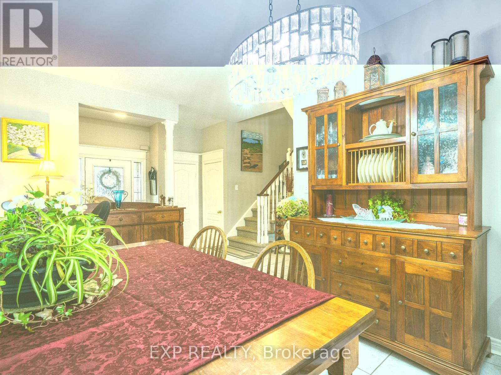 142 Denise Circle, Newmarket, Ontario  L3X 2K1 - Photo 4 - N12581210