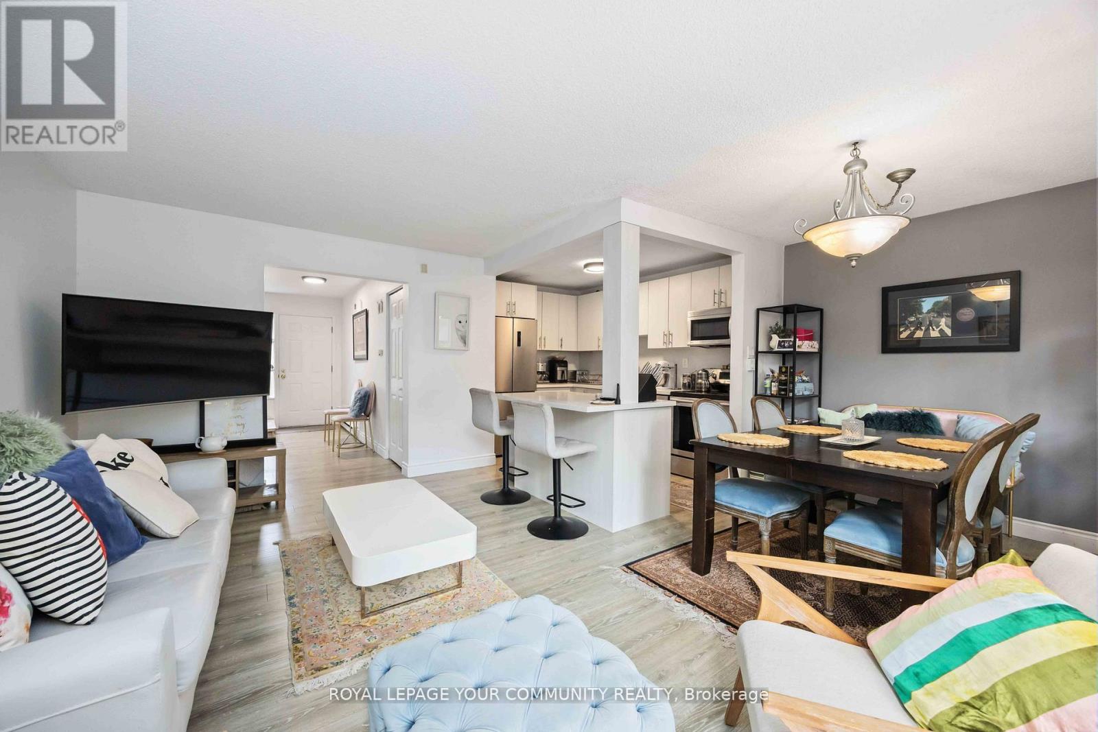 22 Porterfield Crescent, Markham, Ontario  L3T 4S7 - Photo 10 - N12581216