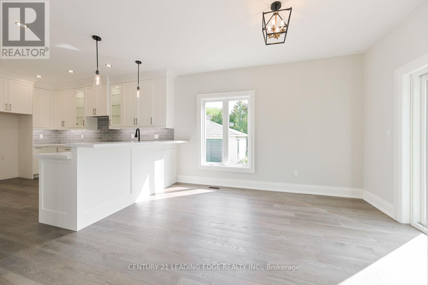 826 Montsell Avenue, Georgina, Ontario  L0E 1S0 - Photo 12 - N12581238