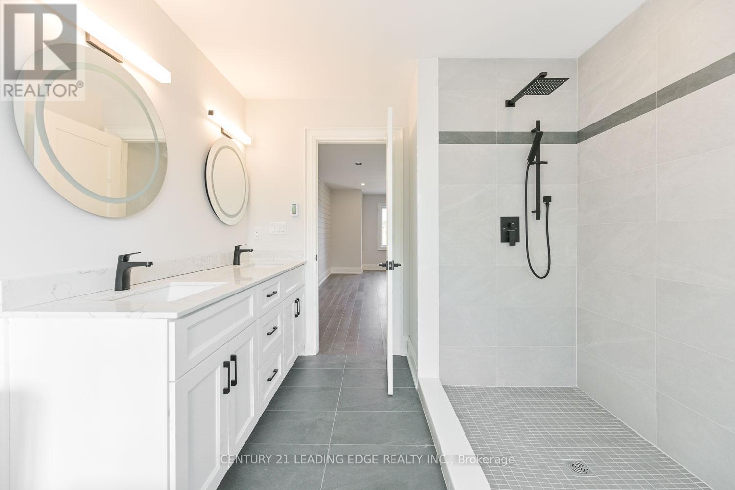 826 Montsell Avenue, Georgina, Ontario  L0E 1S0 - Photo 29 - N12581238