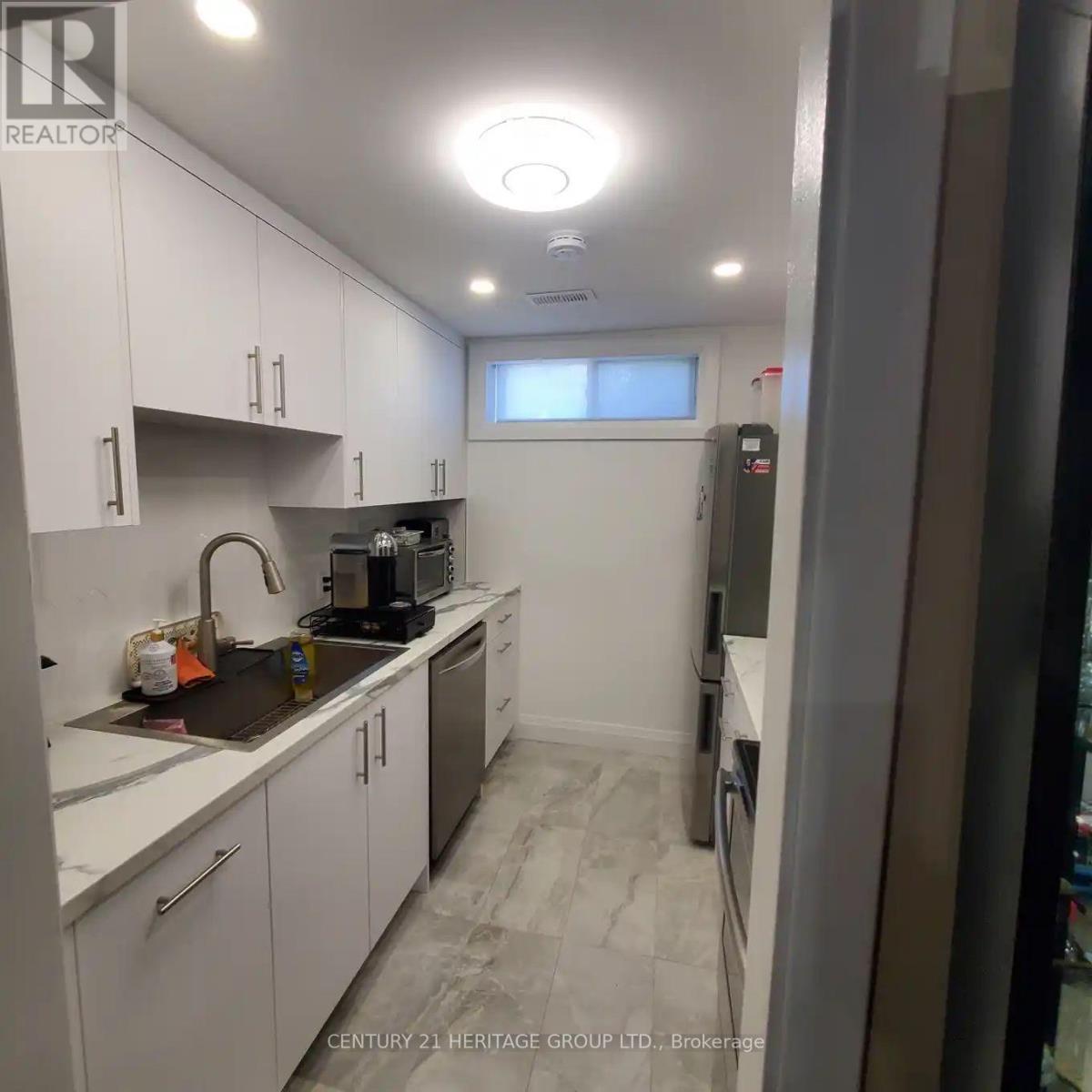 Bsmt - 464 Sandford Street, Newmarket, Ontario L3Y 4S7 - Photo 9 - N12581252