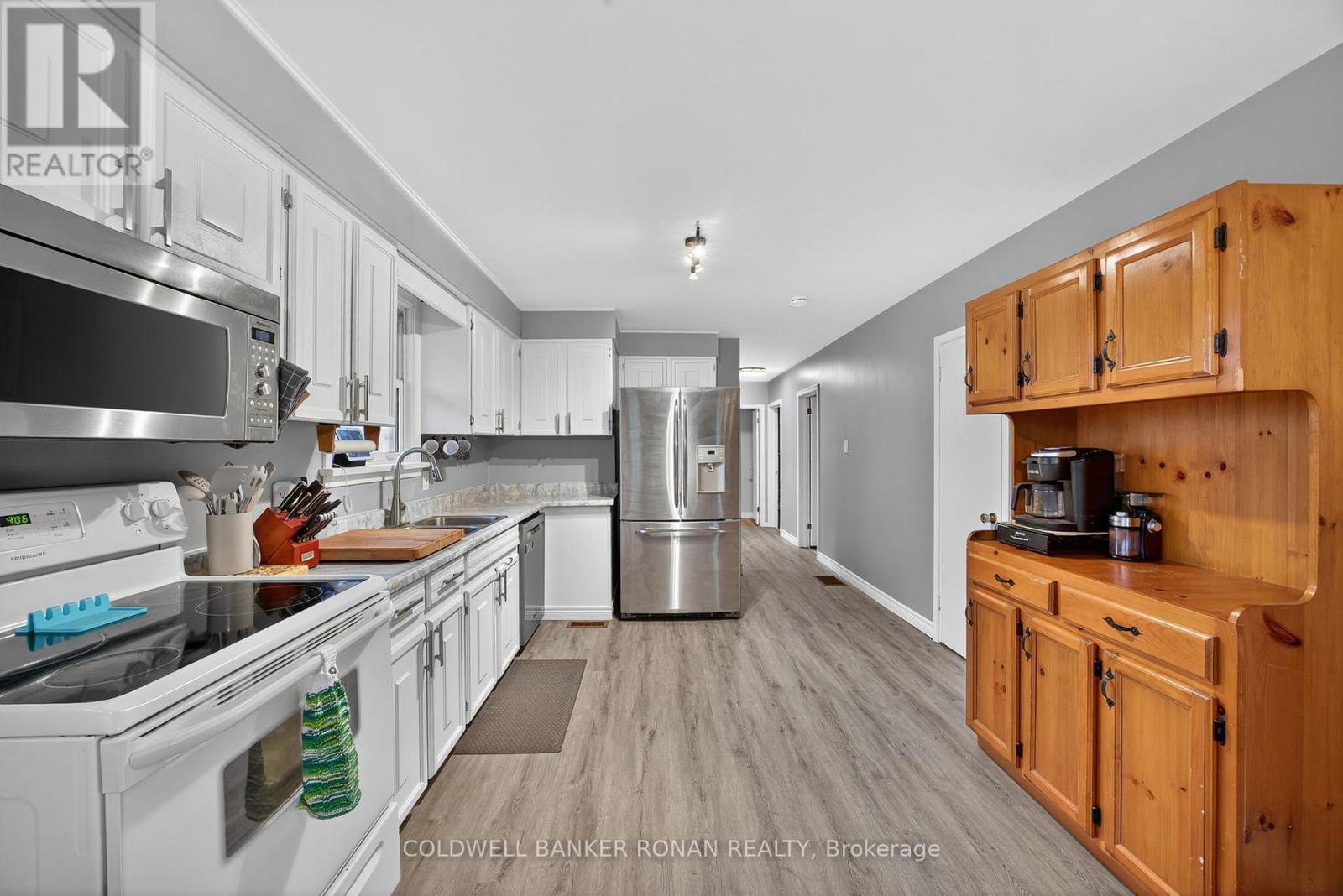 200 Calford Street, Essa (Angus), Ontario  L0M 1B0 - Photo 14 - N12581288