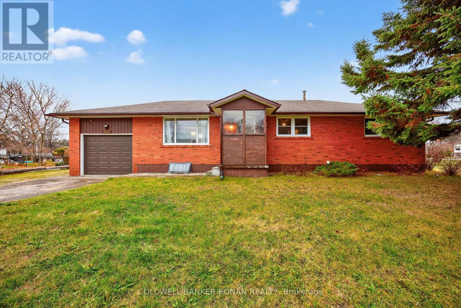 200 Calford Street, Essa (Angus), Ontario  L0M 1B0 - Photo 4 - N12581288