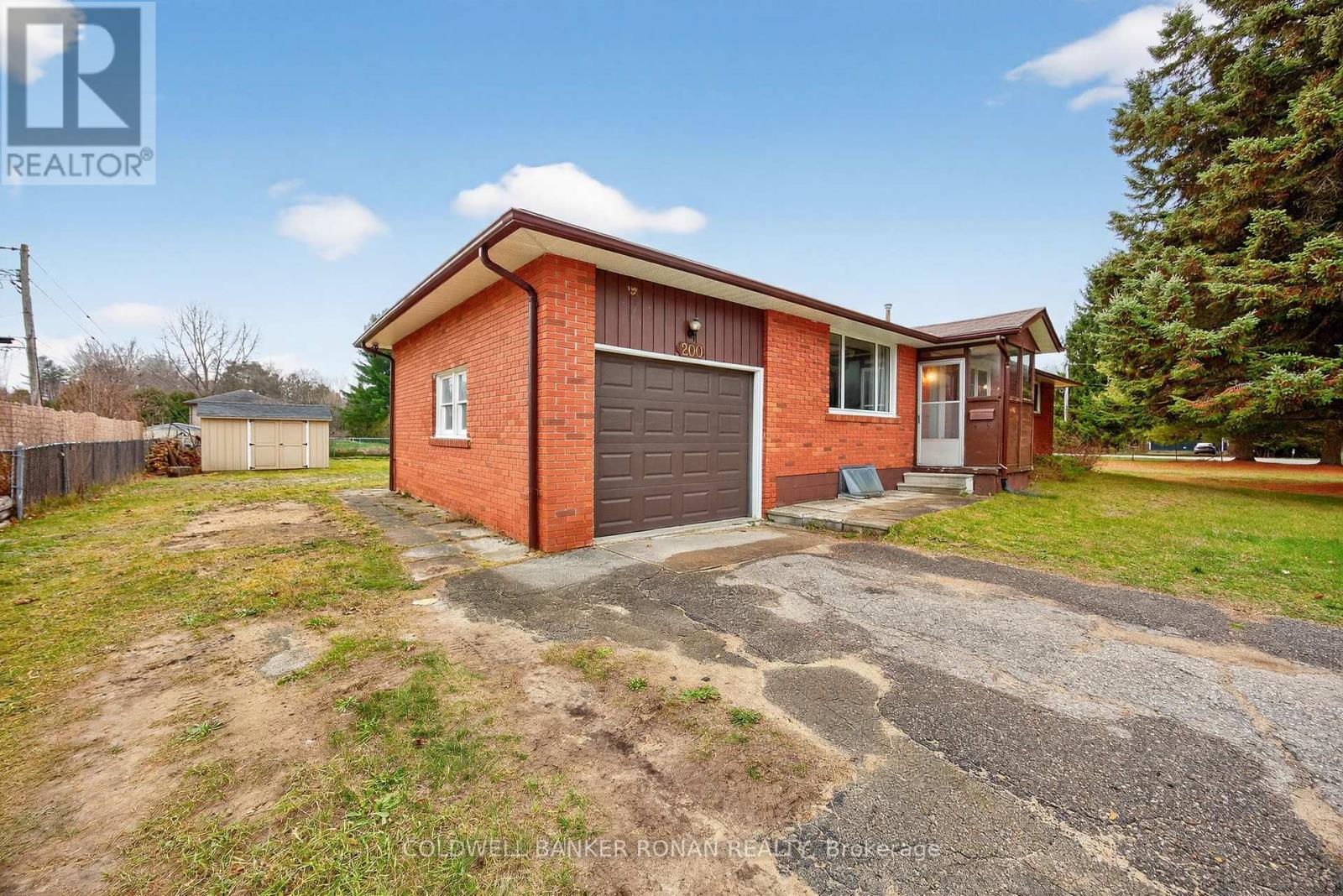 200 Calford Street, Essa (Angus), Ontario  L0M 1B0 - Photo 5 - N12581288