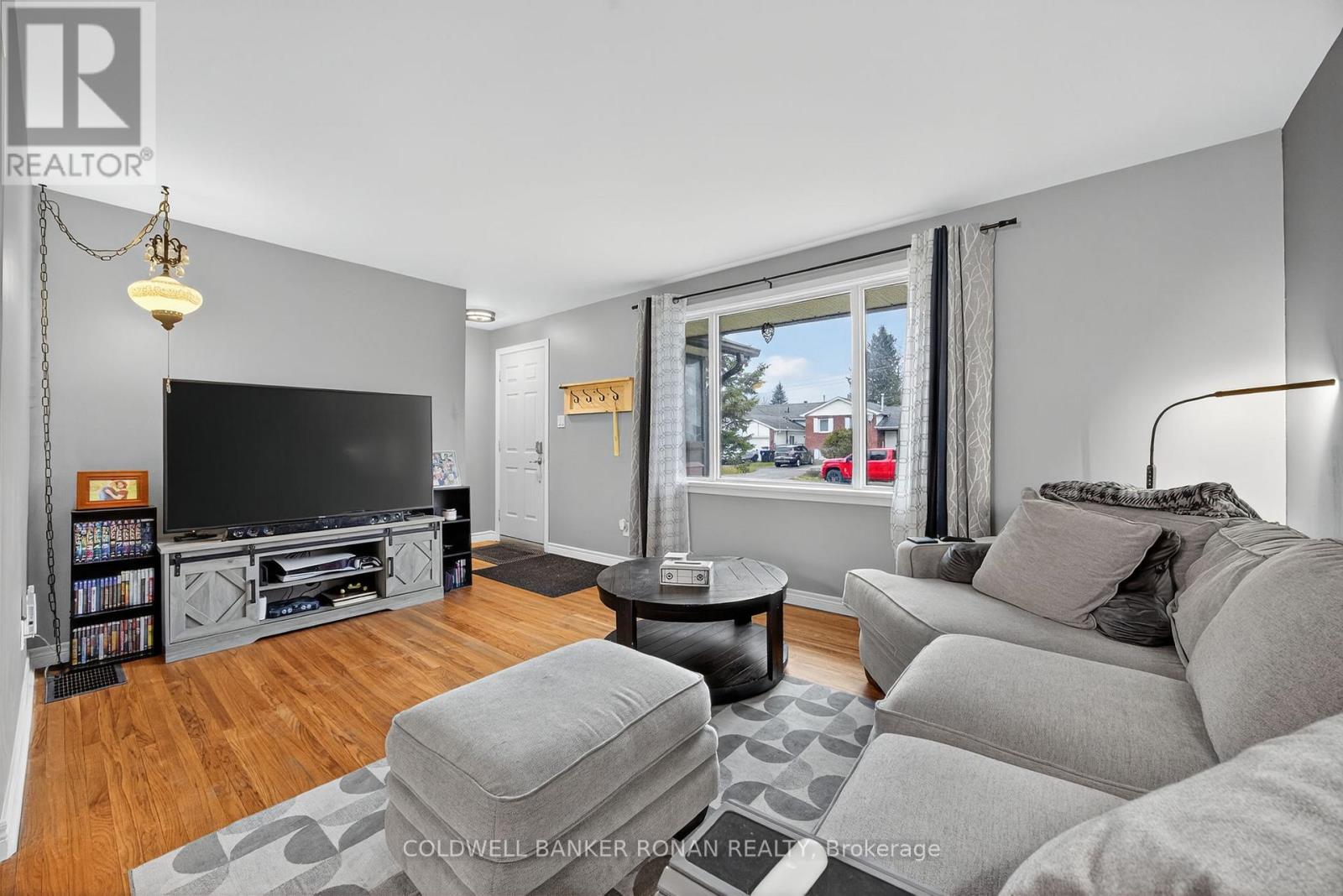 200 Calford Street, Essa (Angus), Ontario  L0M 1B0 - Photo 9 - N12581288