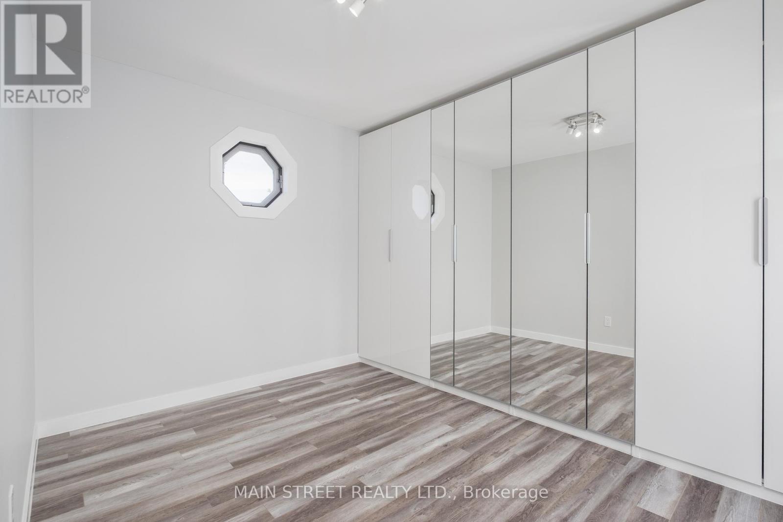 23 Sunnidale Boulevard E, Georgina, Ontario  L0E 1L0 - Photo 9 - N12581326